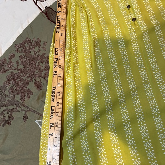 Sonoma  ladies top. - Picture 4 of 4